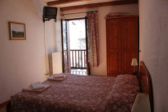 Aalts Dorf Hotel Riale  Ngoại thất bức ảnh