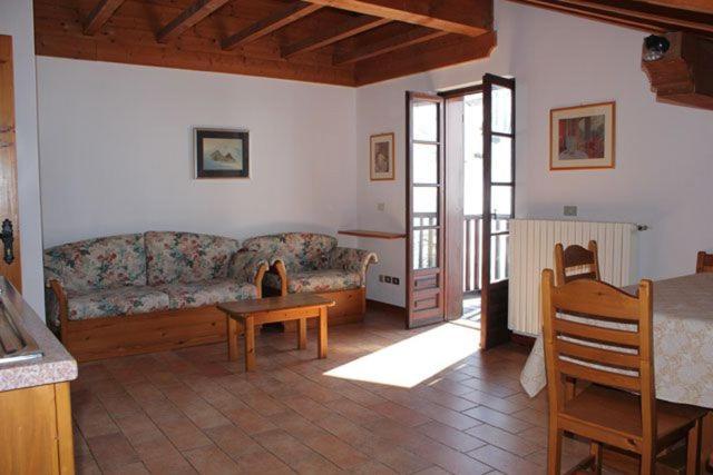 Aalts Dorf Hotel Riale  Ngoại thất bức ảnh